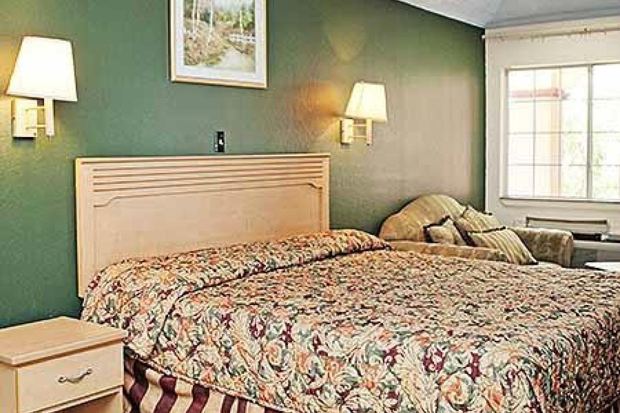 Louetta Crystal Inn 249 North المظهر الخارجي الصورة