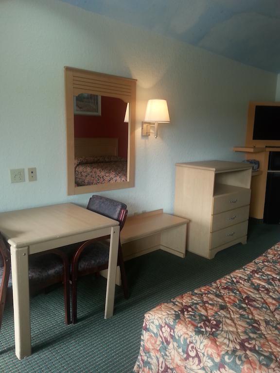 Louetta Crystal Inn 249 North الغرفة الصورة