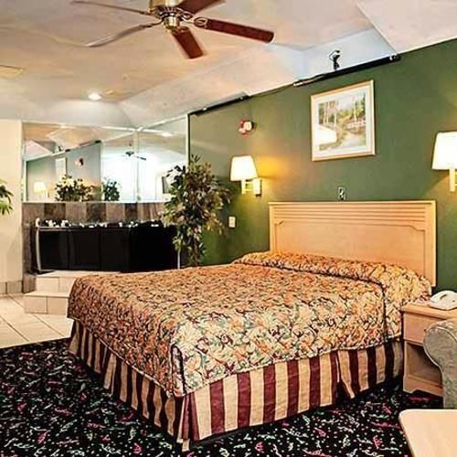 Louetta Crystal Inn 249 North المظهر الخارجي الصورة
